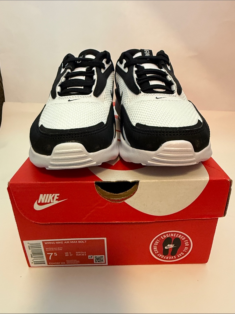 Nike Women’s Air Max Bolt CU4152 101 White/Black Size 7.5 NIB